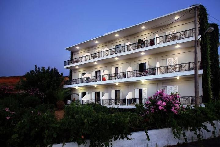 Hotel 90 of 96