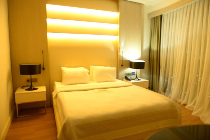 Room 4 of 20