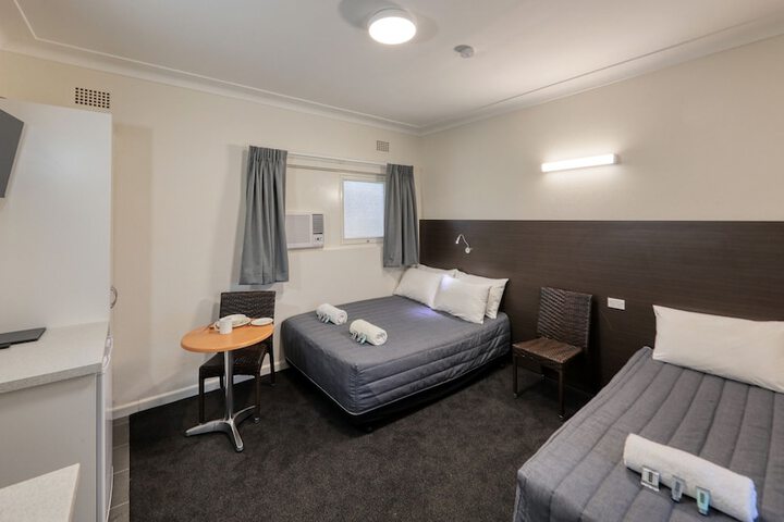 Room 11 of 34