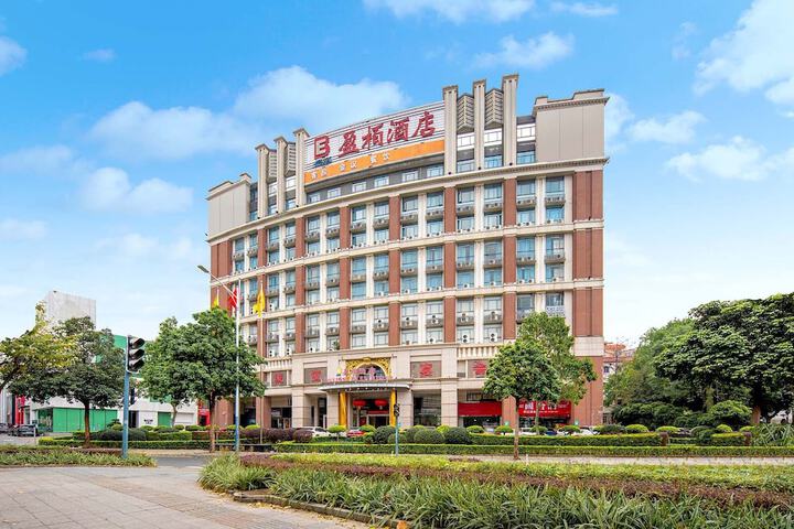 Exterior of Billions-Earn Hotel