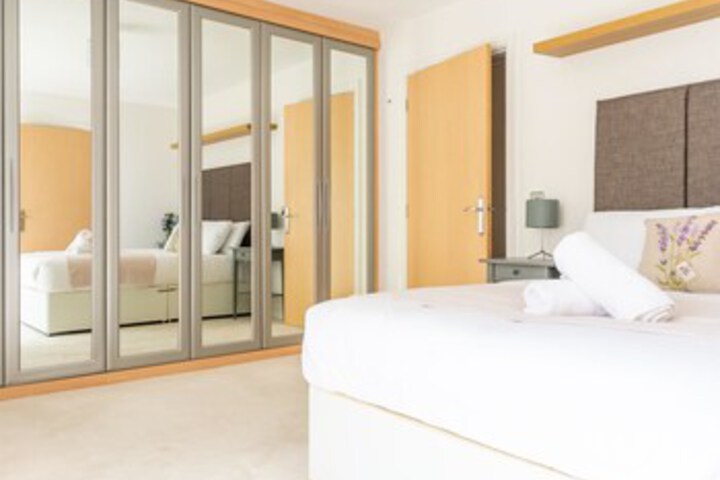 Room 43 of 65
