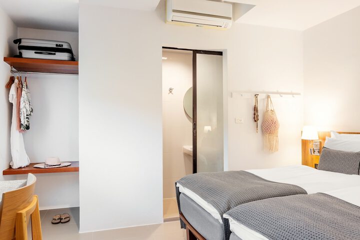Room 25 of 134
