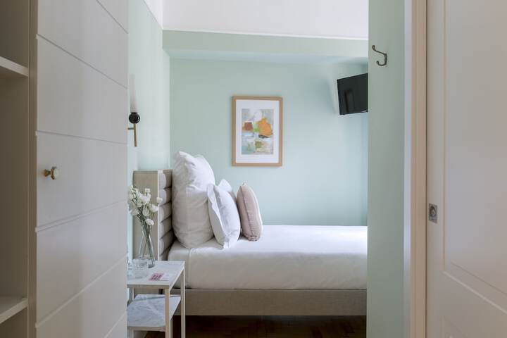 Room 8 of 71