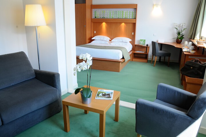 Room 48 of 113