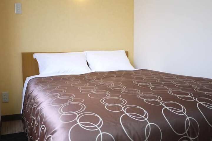 Room 8 of 40