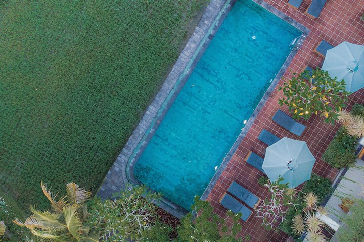 Pool Hotel
