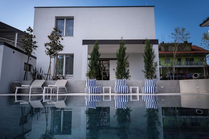 Pool 19 of 36