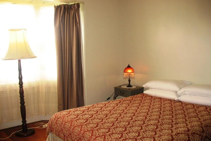 Room 3 of 12