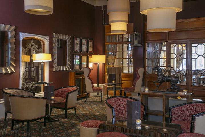 Entrance & Lobby