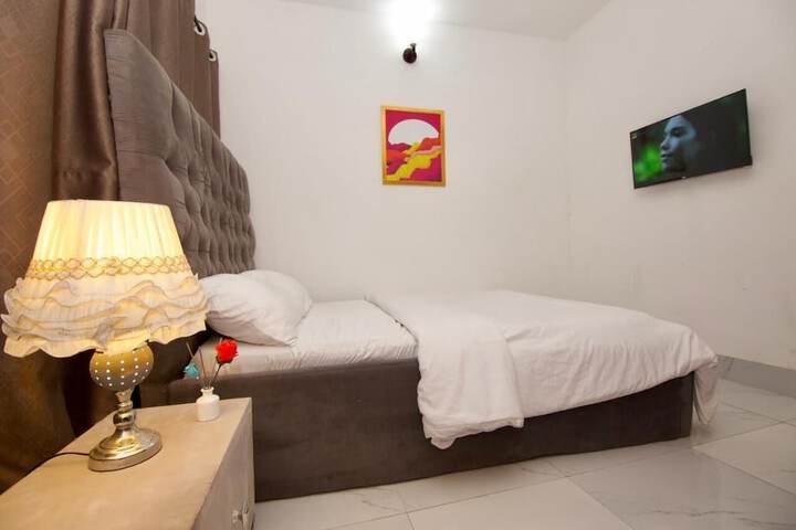 Room 6 of 41