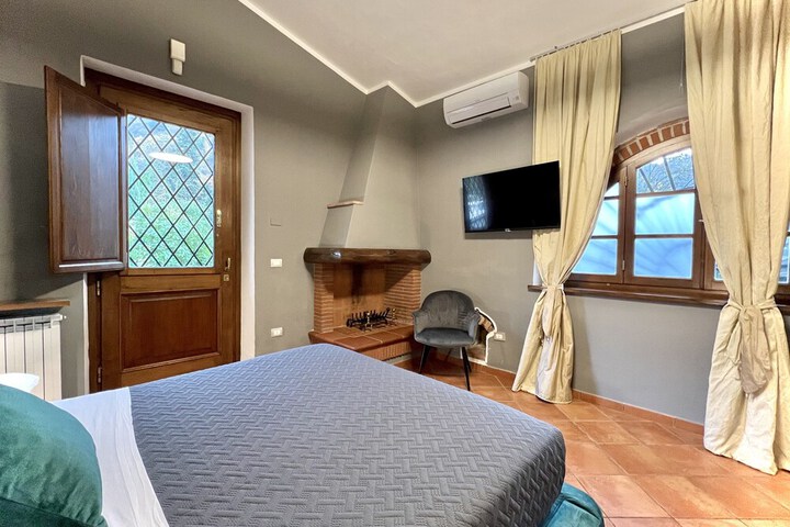 Room 25 of 46
