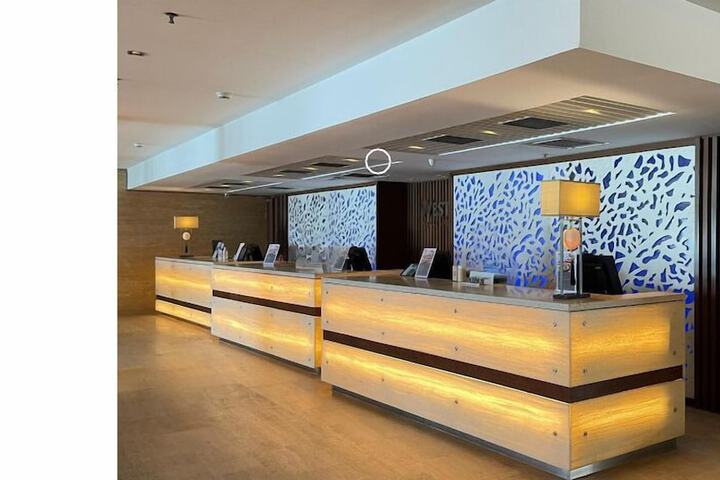 Hotel Interior 6 of 159
