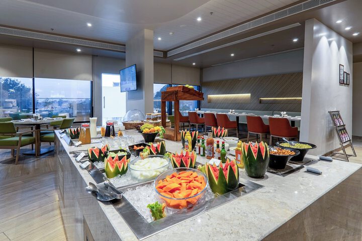 Dining 60 of 95