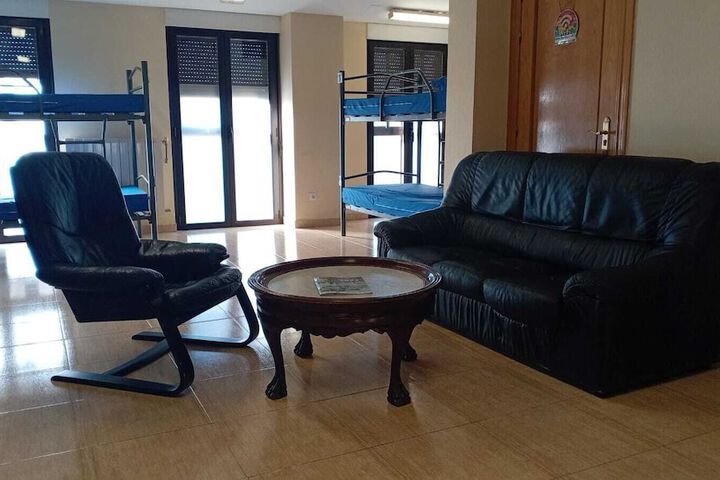 Room 4 of 7