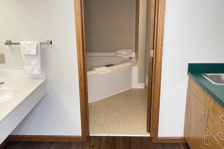 Room 52 of 86