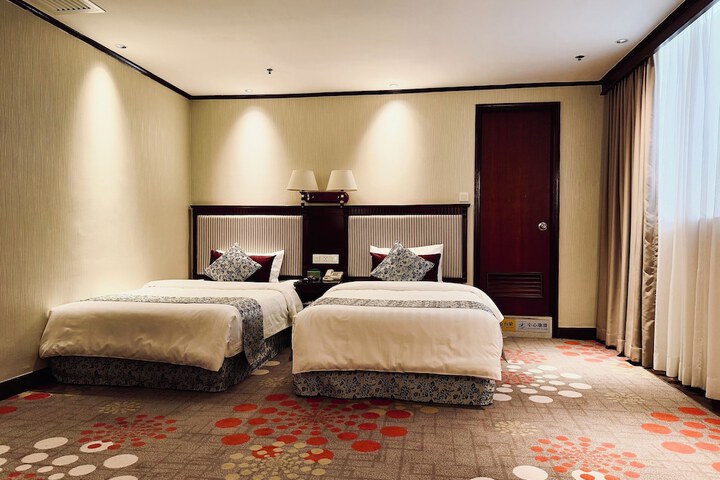 Room 9 of 46