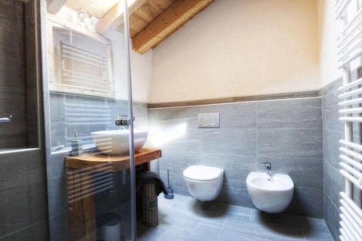 Room 4 of 4