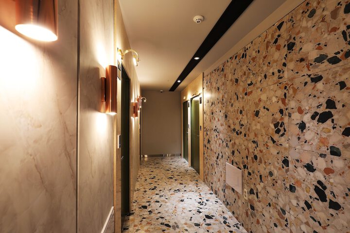 Ballroom/Hall 93 of 96
