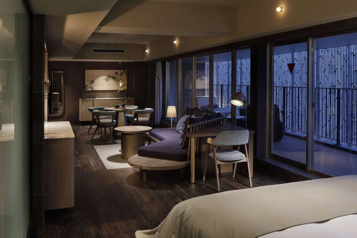 Room 34 of 135