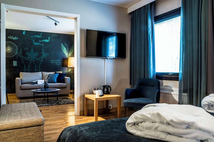 Room 16 of 38