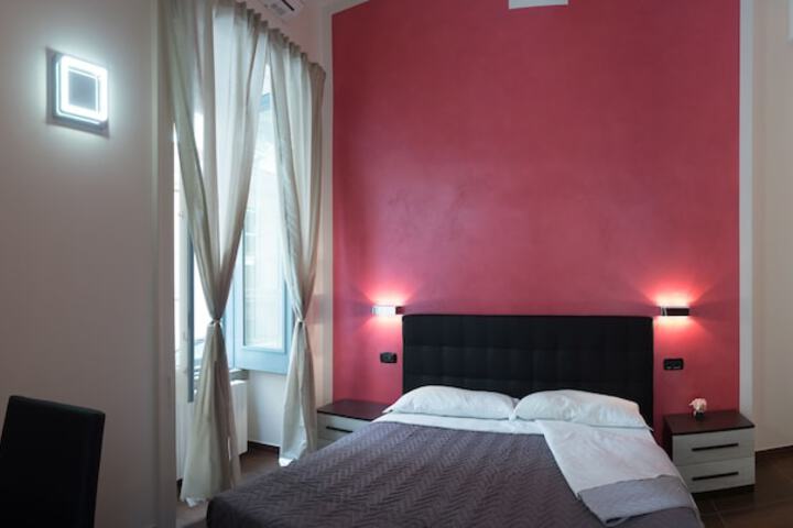 Room 4 of 25