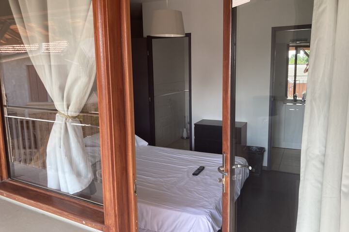 Room 4 of 68