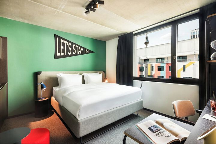 Room 32 of 90