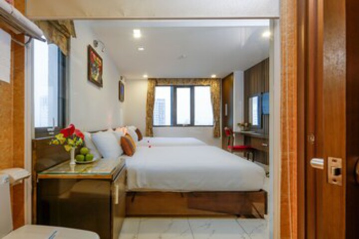 Room 4 of 94