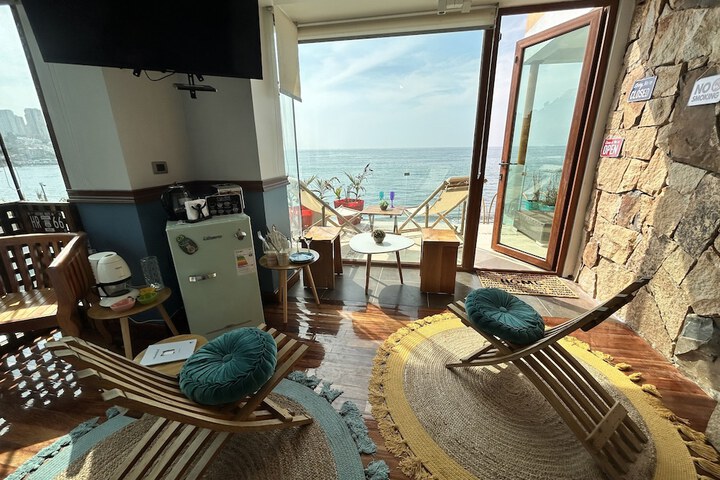 Room 43 of 180