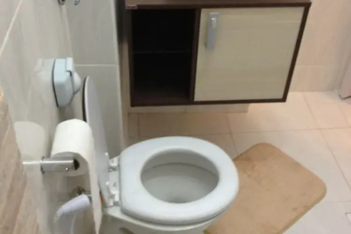 Room 9 of 14
