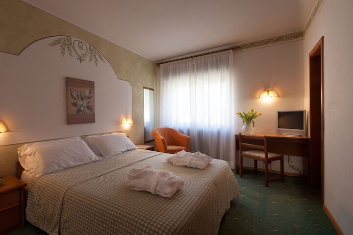 Room 8 of 45