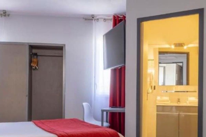 The Originals City Hôtel Les Dômes, Perpignan Sud in Saleilles