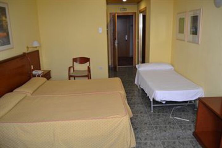 Room 12 of 26