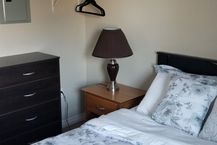 Room 28 of 163