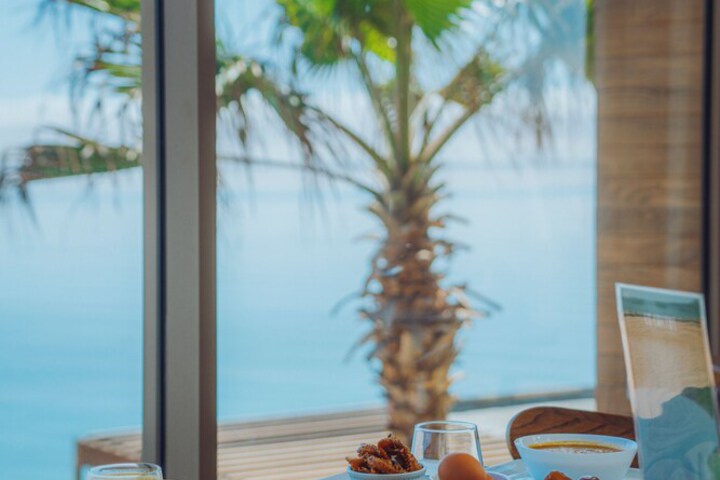 Dining 52 of 73