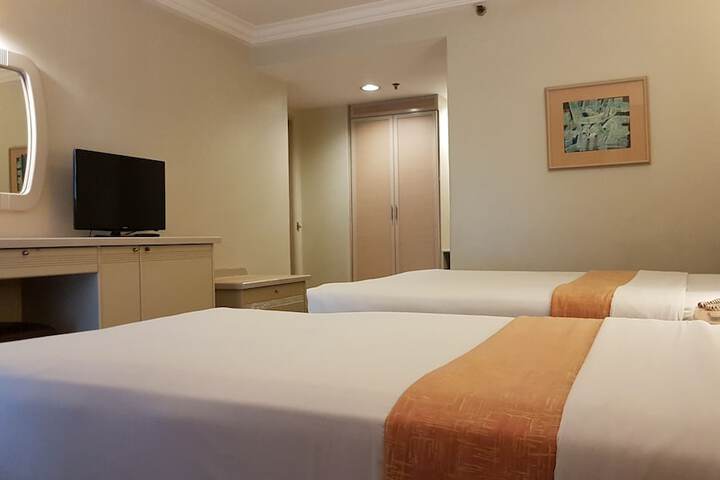 Room 25 of 44