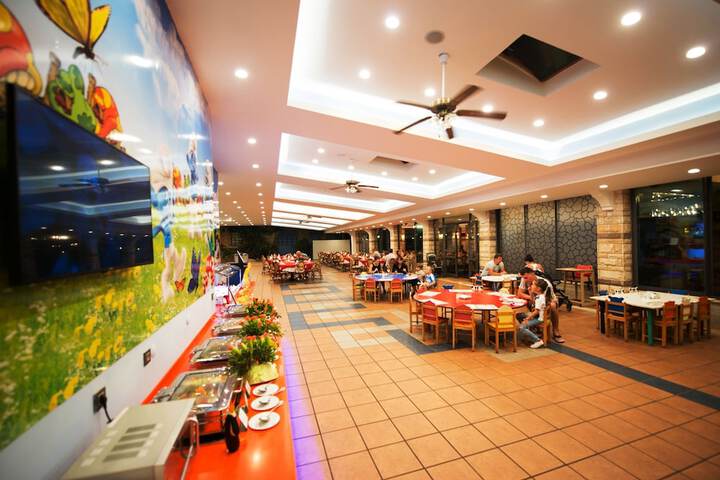 Dining 200 of 321