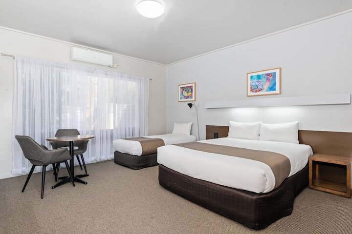 Room 14 of 48