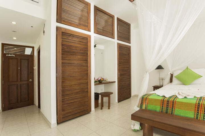 Room 10 of 70