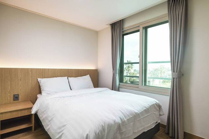Room 10 of 35