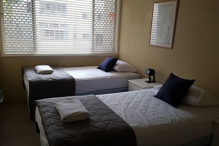 Room 2 of 10