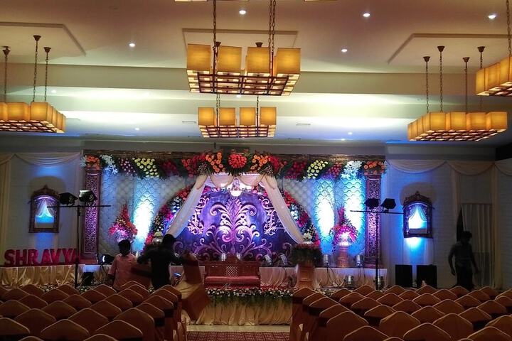 Ballroom/Hall 38 of 56
