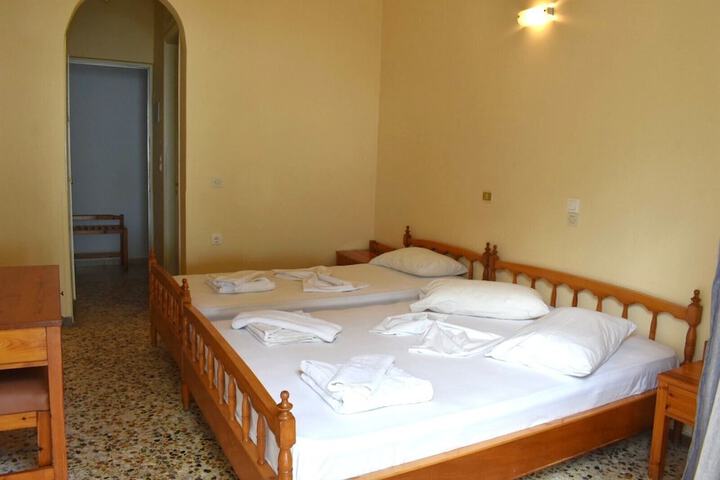 Room 16 of 72