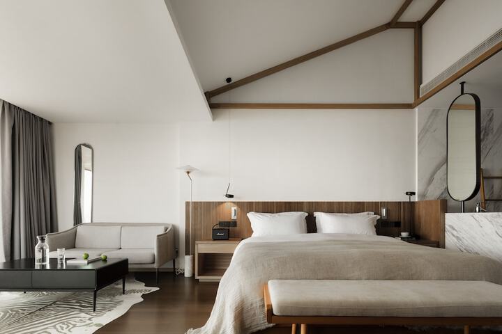 Room 41 of 182