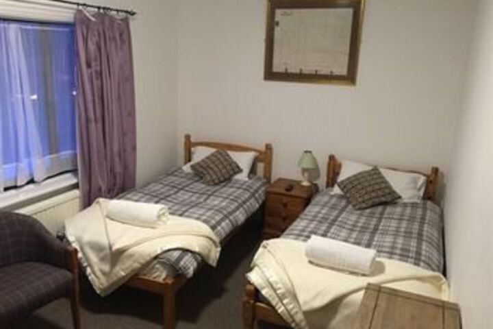 Room 4 of 15