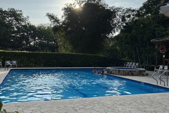 Pool 24 of 40