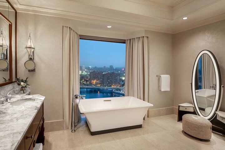 Room 51 of 120