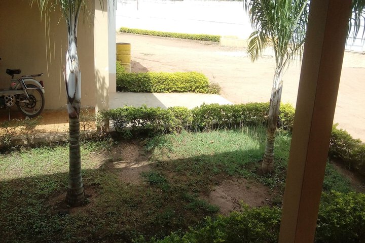 Property Grounds 8 of 10