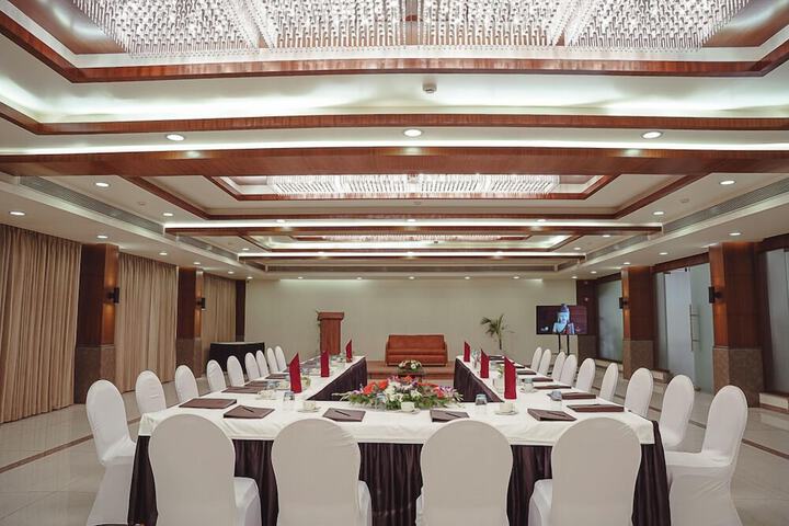 Ballroom/Hall 40 of 49