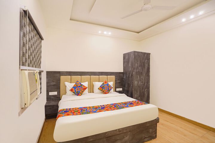Room 12 of 26